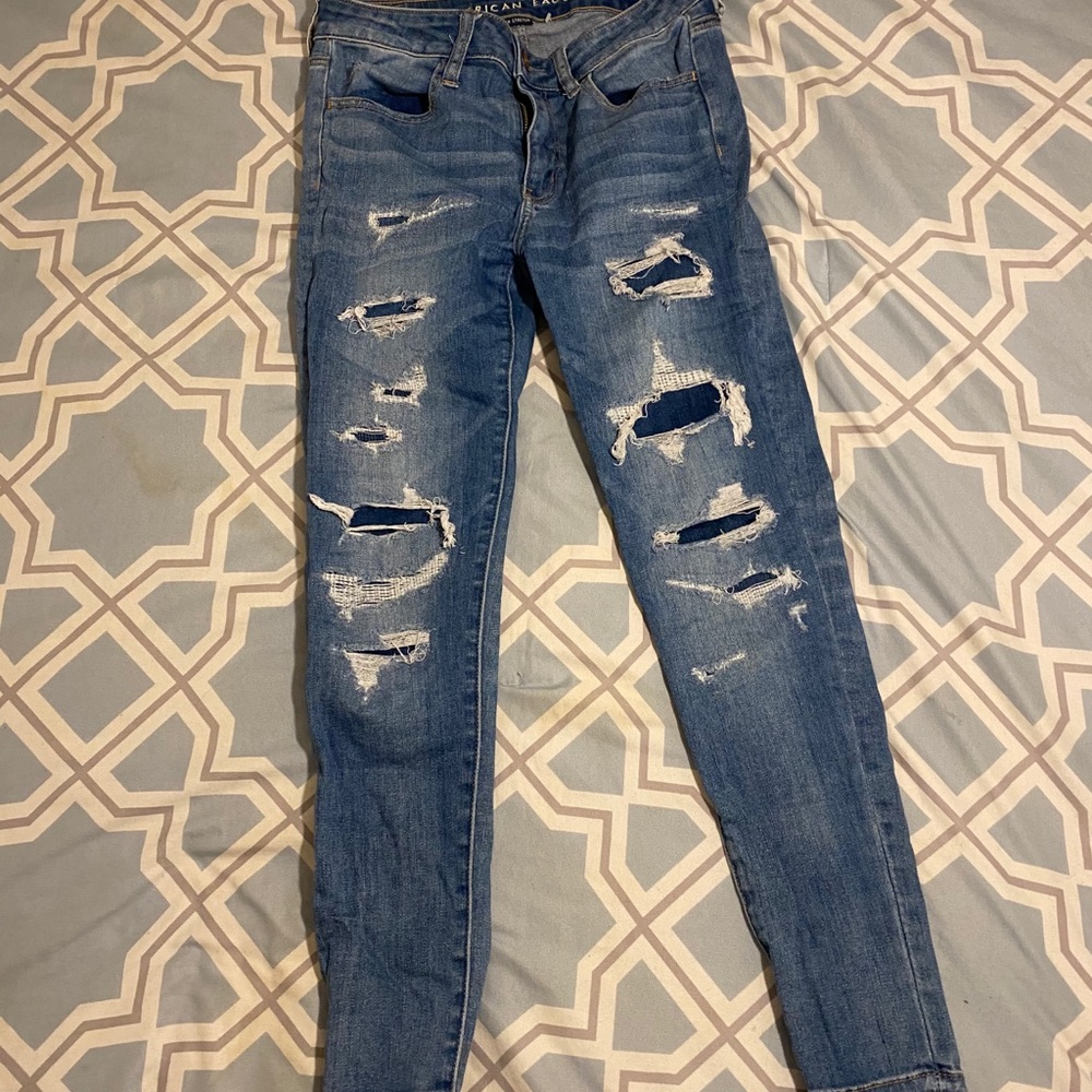 American eagle ripped skinny jeans